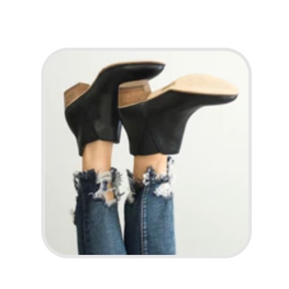 Black Chelsea Boot - Picture 2 of 7